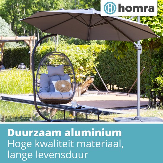 Grijze zweefparasol van Homra, duurzaam aluminium, hoge kwaliteit.