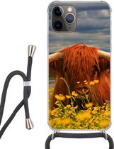 Coque avec cordon Adapté pour iPhone 13 Pro - Highlander écossais - Animaux - Fleurs - Siliconen - Bandoulière - Coque arrière avec cordon - Coque de téléphone avec cordon - Coque avec cordon