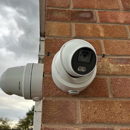 2x 4MP IP ColorVu buiten camera's met NVR + 1TB van Hikvision — afbeelding 5