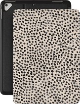 Burga Tablet Hoes Geschikt voor iPad 5 (2017) 9.7 inch / iPad 6 (2018) 9.7 inch - Burga Tablet Case - Meerkleurig /Almond Latte
