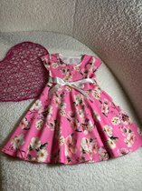 Meisjes - Jurk - Met Dessin -Kleur - Pink - Korte Mouwen maat - 128 - kerst jurk - sinterklaas