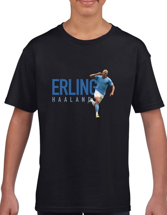 Kinder shirt met tekst- Kinder T-Shirt - Zwart - Maat 98/104- T-Shirt leeftijd 3 tot 4 jaar - Grappige teksten - Cadeau - Shirt cadeau -Erling Haaland - voetbal shirt - Blauwe tekst