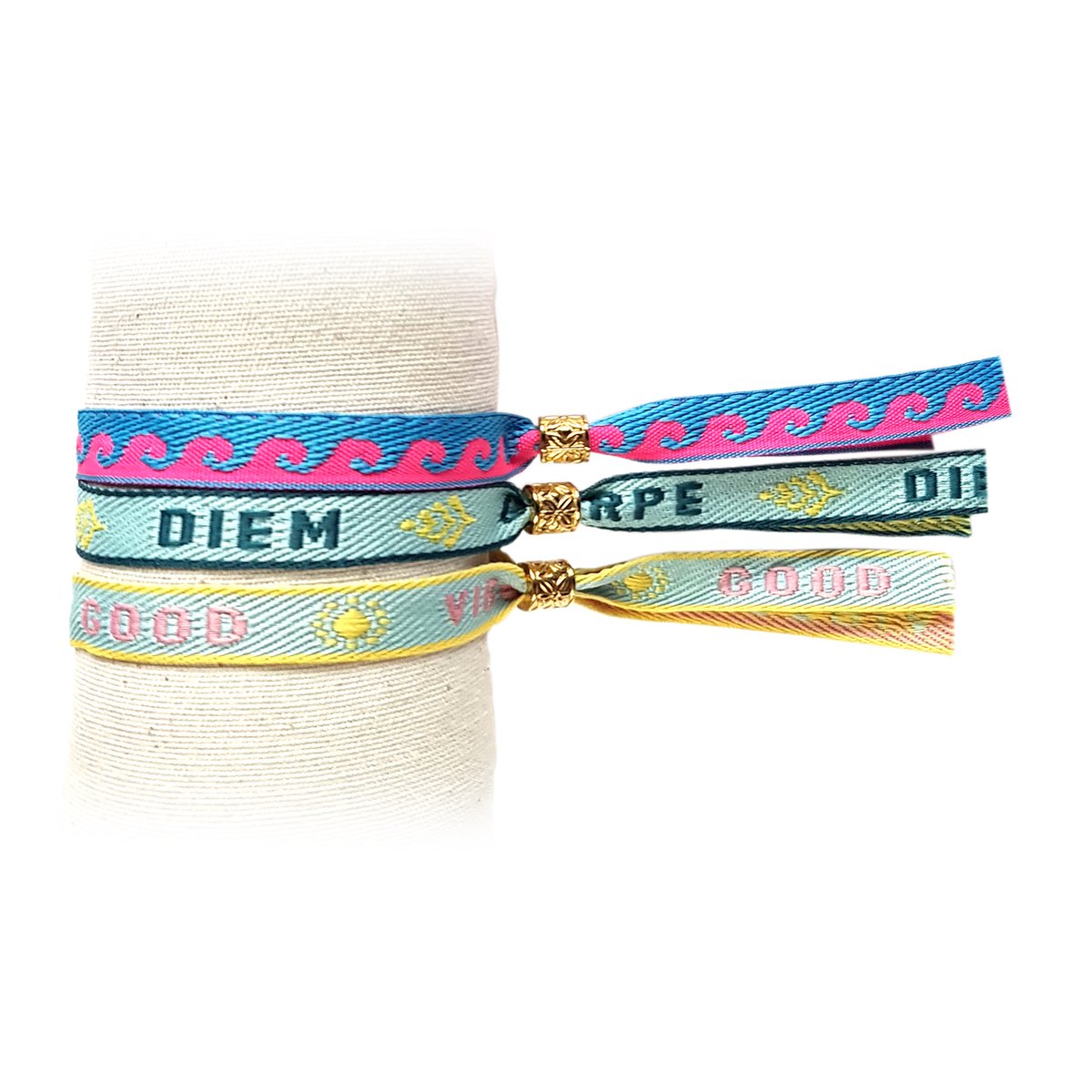 Principessa set van 3 trendy Festival lint armbandjes met tekstlint - Tekst: Waves, Carpe diem, Good vibes - Kleur: Roze, Turquoise, Groen