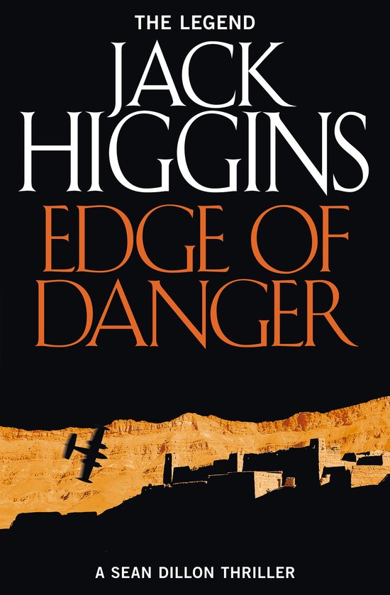 Boekomslag met de titel "EDGE OF DANGER" en een silhouet van een vliegtuig boven ruïnes in een woestijnlandschap.