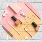 Muursticker Cirkel - Patroon van Cosmetica Producten op Geel met Roze Oppervlak - 40x40 cm Foto op Muursticker