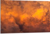 Dibond - Oranje Gloed van Zon over de Wolken - 105x70 cm Foto op Aluminium (Met Ophangsysteem)