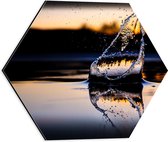 Dibond Hexagon - Water - Druppels - Spetters - 40x34.8 cm Foto op Hexagon (Met Ophangsysteem)