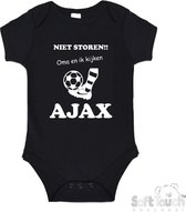 Soft Touch Romper "Niet storen!! Opa en ik kijken FEYENOORD" Unisex Katoen Zwart/wit Maat 56/62