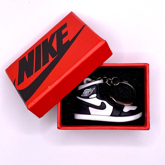 Sneaker Sleutelhanger Inclusief Box - Nike Air Jordan 1 High “Panda” - Sneakerhead Cadeau