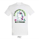 T-shirt In a world full of horses be a Unicorn - T-shirt wit - 8 jaar