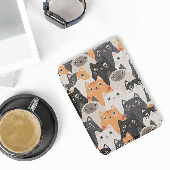 kwmobile e-reader hoesje geschikt voor Amazon Kindle (2022/2024) hoes - E reader flip case met magnetische sluiting - Ereader cover - Katten design in oranje / zwart / wit van kwmobile — afbeelding 4