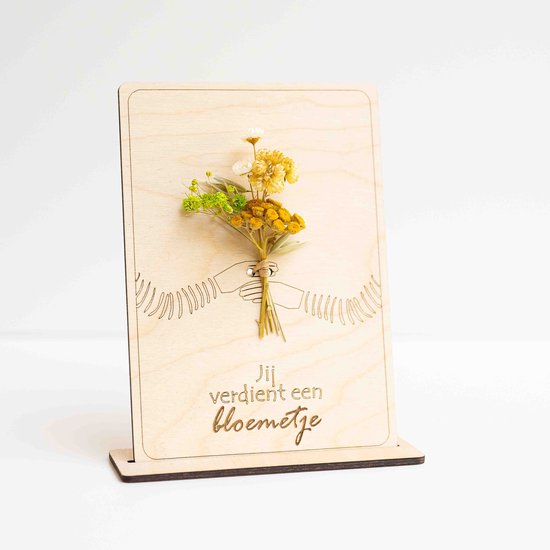 Kadoosje mini "Voor jou" - by Nordhus - mini boeketje op houten kaartje - droogbloemen (geel) - origineel cadeau - moederdag - dankjewel - zomaar - feest - verjaardag - einde schooljaar - juf - meester - bedankje leerkracht