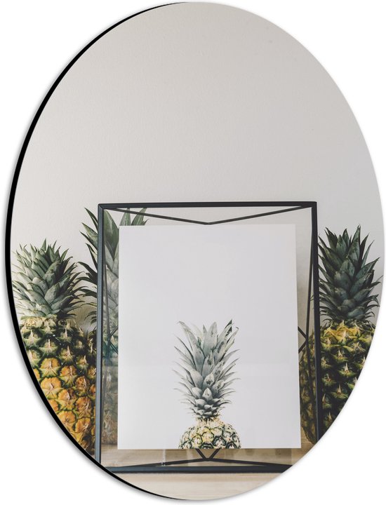 Dibond Ovaal - Lijst met Ananas en Ananassen ernaast - 21x28 cm Foto op Ovaal (Met Ophangsysteem)