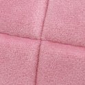 Gros plan sur du velours microfibre rose avec coutures apparentes formant un motif carré.
