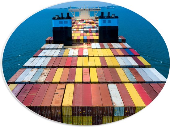 PVC Schuimplaat Ovaal - Stapels Containers op Vrachtschip op het Water - 40x30 cm Foto op Ovaal (Met Ophangsysteem)