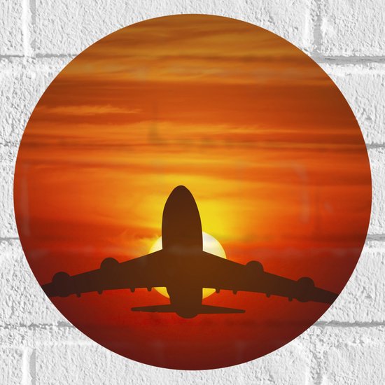 Muursticker Cirkel - Silhouet van Vliegtuig tegen Feloranje Zon in Roodkleurige Lucht - 30x30 cm Foto op Muursticker