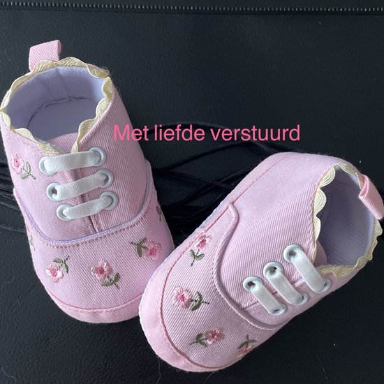 Chaussures pour femmes Bébé fille Rose, dentelle à fleurs; Chaussure souple  brodée | bol.com