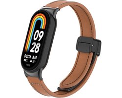 Strap-it leren bandje met magnetische D-buckle sluiting - Geschikt voor Xiaomi Smart Band 11 / Smart Band 10 / Smart Band 9 / Smart Band 8 (bruin)