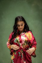 Kimono satijn dames - prachtig rood met bloemen - maat XS/S - kort model - luxe cadeau vrouw