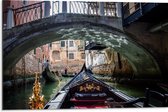 Dibond - Traditionele Italiaanse Gondel door de Wateren van Venetië - 75x50 cm Foto op Aluminium (Met Ophangsysteem)
