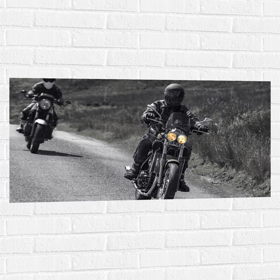 Muursticker - Twee Motorrijders tijdens Rondje Rijden - 100x50 cm Foto op Muursticker