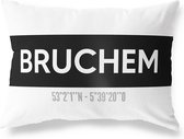 Tuinkussen BRUCHEM - GELDERLAND met coördinaten - Buitenkussen - Bootkussen - Weerbestendig - Jouw Plaats - Studio216 - Modern - Zwart-Wit - 50x30cm