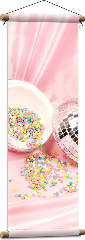 Textielposter - Open Discobal Gevuld met Gekleurde Sterretjes op Roze Achtergrond - 30x90 cm Foto op Textiel