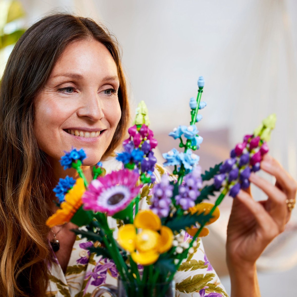 LEGO Icons Wilde Bloemen Boeket Bouwset voor Volwassenen, Botanical Collection - 10313 — afbeelding 14
