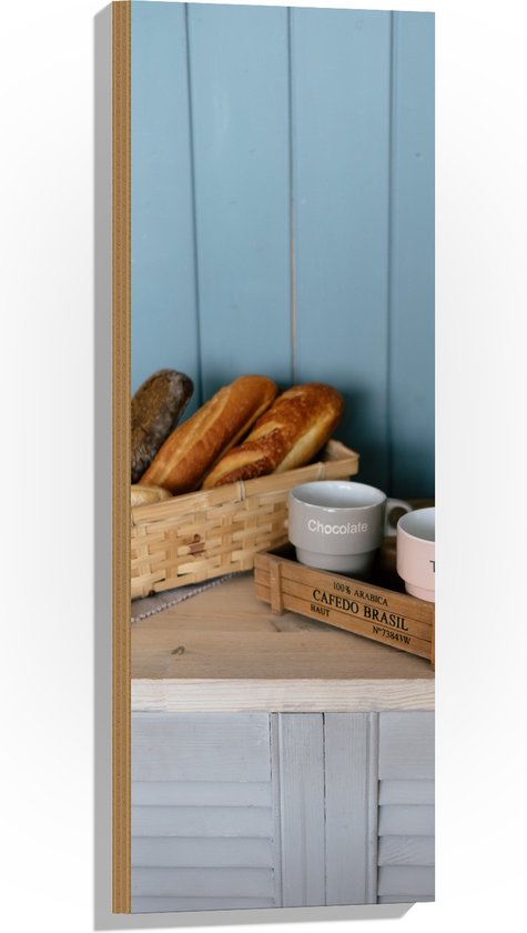Hout - Mand met Broodjes en Koffie op Kast - 30x90 cm - 9 mm dik - Foto op Hout (Met Ophangsysteem)