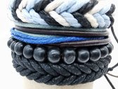 Stoere - heren armband – Set van 4 verschillende bandjes waarvan: Leer, hout kralen, textiel - zelf in grootte instelbaar.