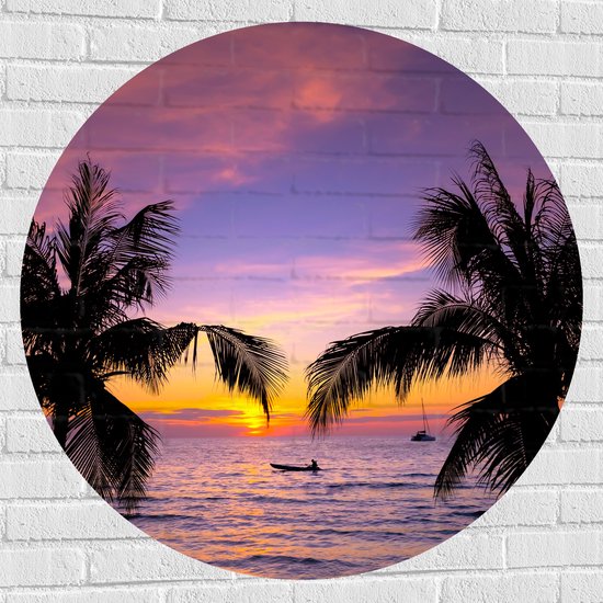 Muursticker Cirkel - Silhouet van Palmbomen Hangend boven het Strand op Zomerse Avond - 100x100 cm Foto op Muursticker