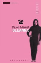 Boek "Oleanna" van David Mamet op een roze achtergrond met een zwart-wit silhouet van een vrouw.