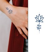 Temporary Tattoo Bloem (6x6 cm) [Semi-Permanente Neptattoo - Tijdelijke tatoeage - Nep Fake Tattoos - Water overdraagbare festival sticker henna outfit tattoo - Glitter tattoo - Volwassenen Kinderen Jongen Meisje]