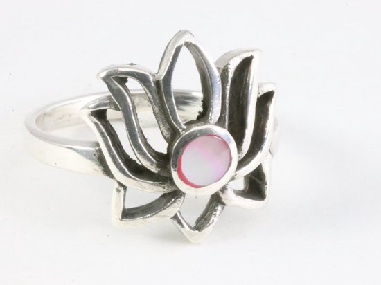 Opengewerkte zilveren lotus bloem ring met roze parelmoer