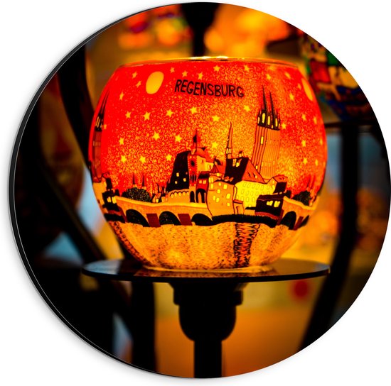 Dibond Muurcirkel - Lichtgevende Lampion met de Stad Regensburg in Duitsland - 20x20 cm Foto op Aluminium Muurcirkel (met ophangsysteem)