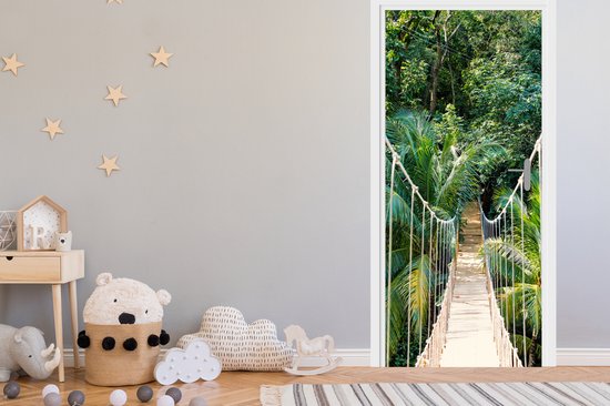 Deurposter 80x205 cm - Deursticker Jungle - Palmboom - Brug - Natuur - Planten - Meubelfolie zelfklevend - Deurfolie woonkamer - Interieurfolie fotobehang - Deur plakfolie - Deurstickers - Deurbehang sticker - Kamer decoratie