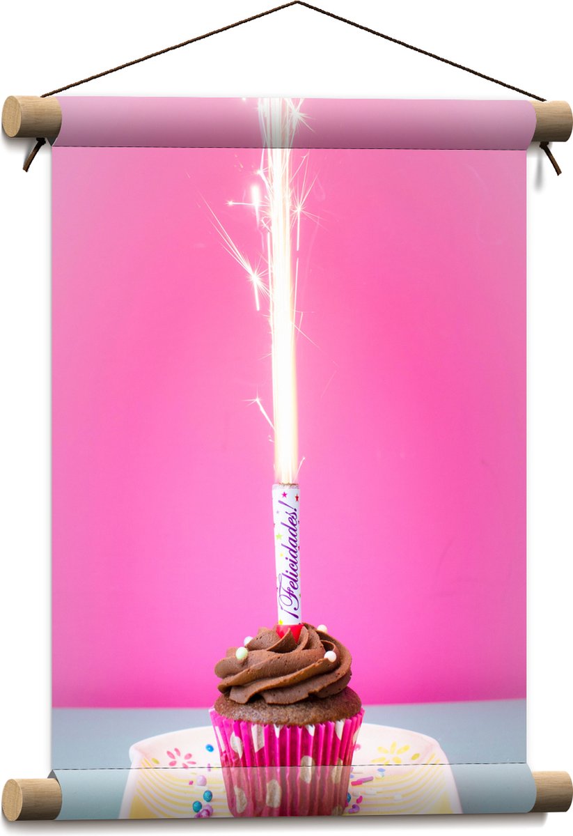 Textielposter - Verjaardagscupcake met Chocolade Topping en Fontein - 30x40 cm Foto op Tex