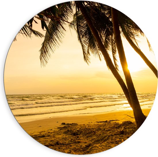 Dibond Muurcirkel - Kokosnoot Palmbomen op het Strand bij Fekleurige Zonsopgang - 90x90 cm Foto op Aluminium Muurcirkel (met ophangsysteem)