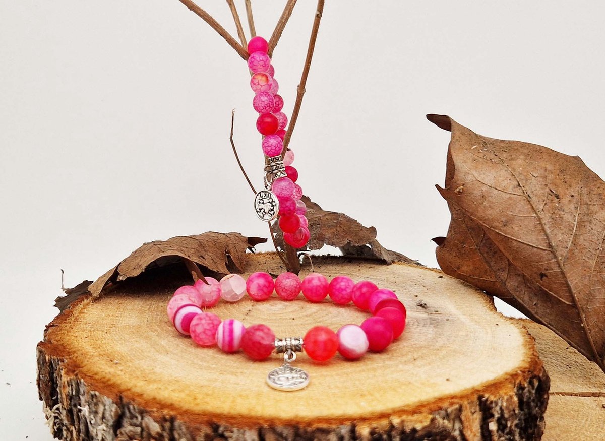 Handgemaakte natuursteen Geluksarmband met hanger "Astrologische Symbolen " Banded Agaat Magenta roze " -8 mm diameter van de korrel- Diameter armband 20 cm - Kies je favoriete Astrologische Symbolen - Een mooi cadeau voor familie en vrienden