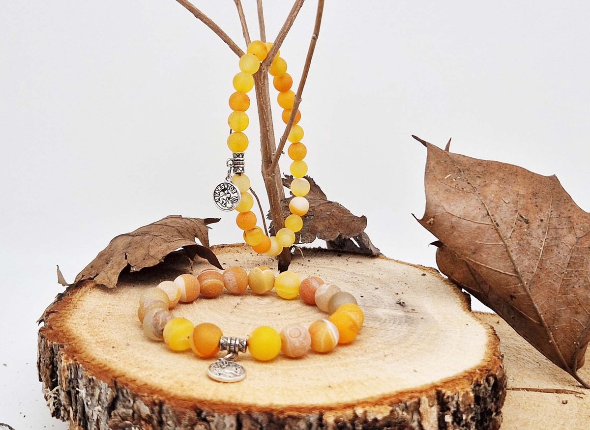 Handgemaakte natuursteen Geluksarmband met hanger "Astrologische Symbolen " Oranje frosted agaat" -8 mm diameter van de korrel- Diameter armband 20 cm - Kies je favoriete Astrologische Symbolen - Een mooi cadeau voor familie en vrienden