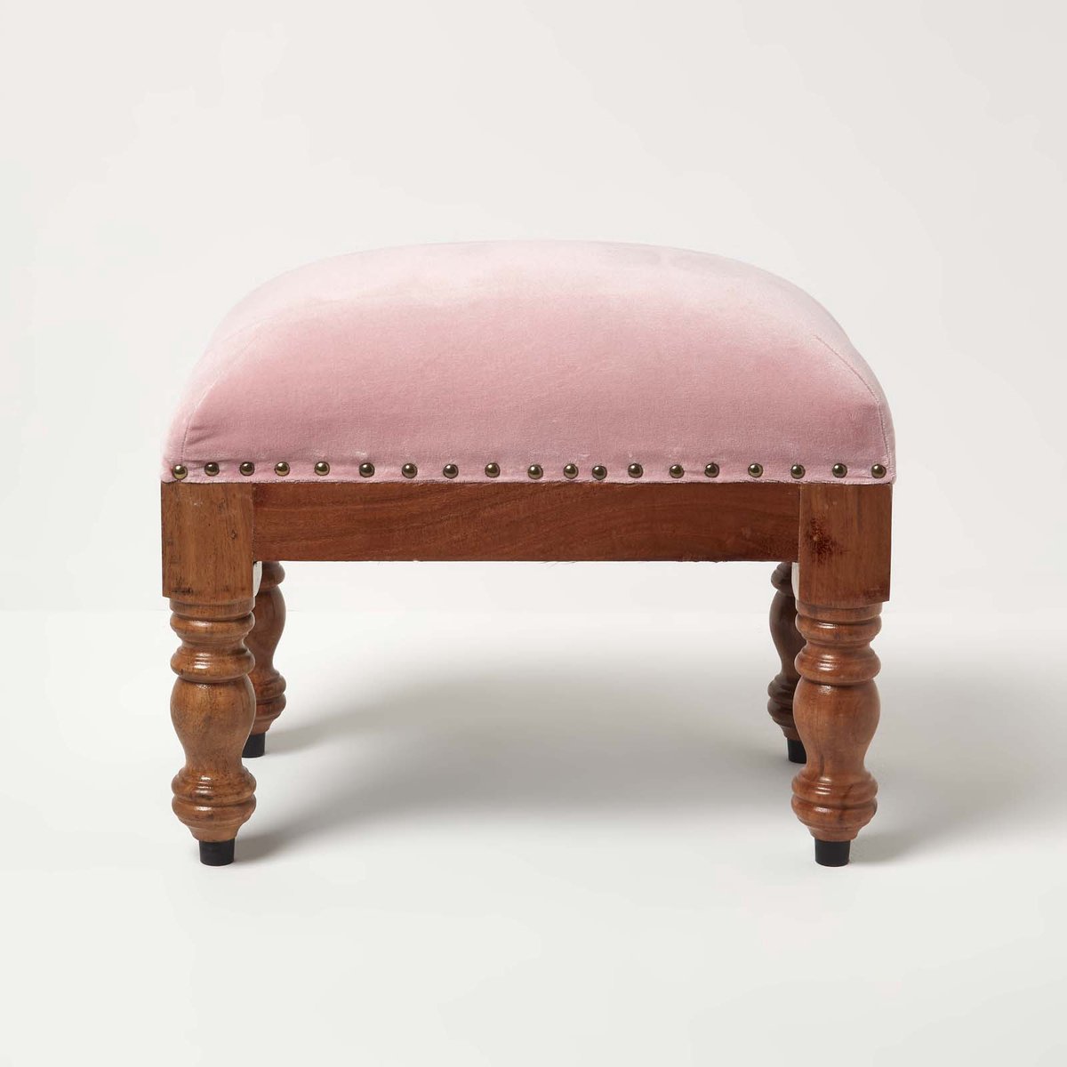 Homescapes Rechthoekige fluwelen kruk Mable - roze met houten poten, 50x30x40 cm