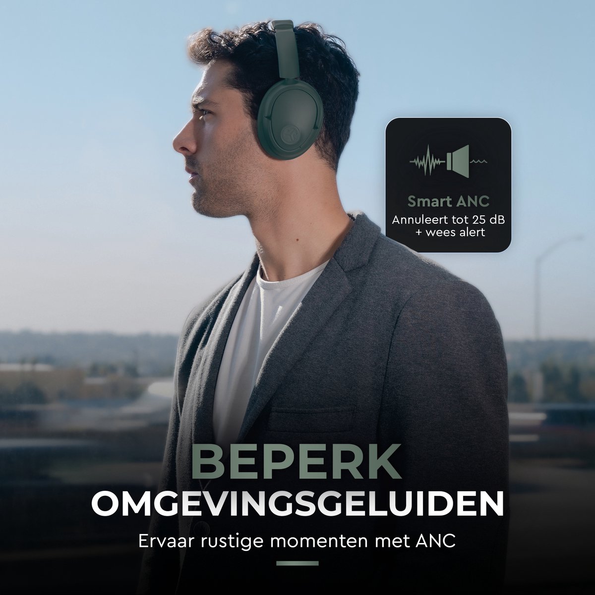 Afbeelding 3 van JLAB Jbuds LUX ANC Koptelefoon Draadloos - Noise Cancelling Hoofdtelefoon – 70 Uur Speeltijd – Be Aware Audio – Bluetooth Multipoint – Aanpasbare Equalizer Instellingen – Inklapbaar Design Met Zachte Oorkussens - Groen