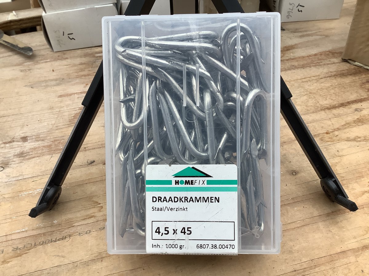 Krammen. 4.5 x 45mm. Lang verzinkt. 1 kilo. Homefix