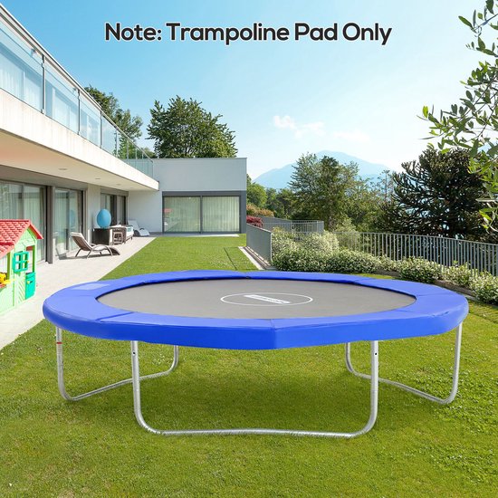 Trampoline rand met blauwe afdekking van 244 cm diameter, staande in een tuin.
