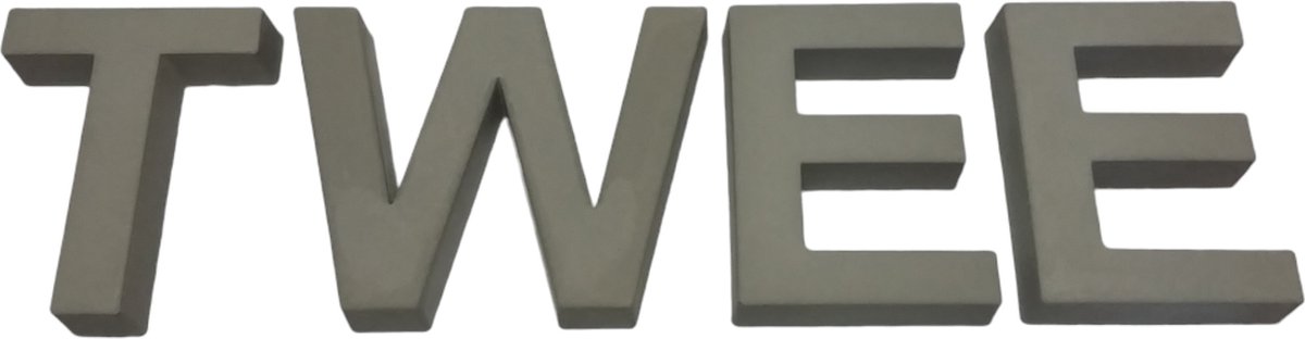 Betonnen letters. Huisnummer TWEE 20 cm hoog