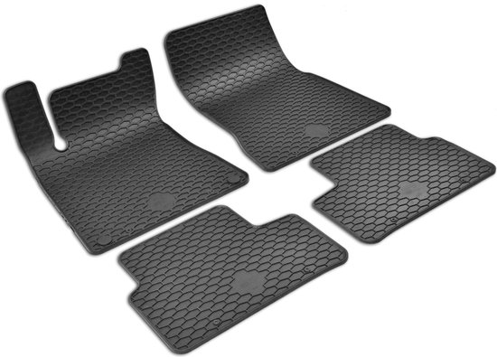 Ensemble de quatre tapis de sol noirs hexagonaux.