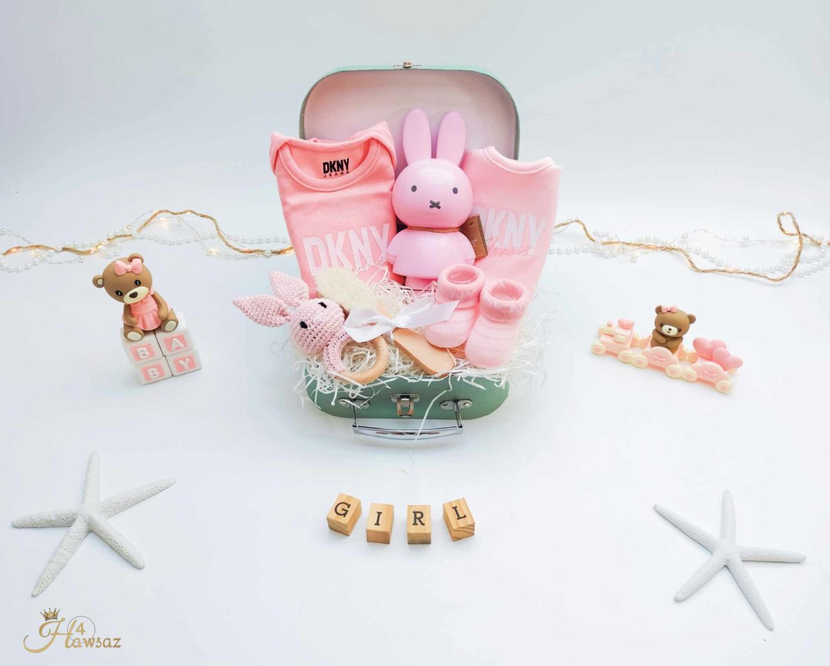 Goedkoopste Hawsaz.nl cadeau - Babygeschenksets 7 stuks Roze - Verwenpakket - Kraampakket - Gepersonaliseerde kraamcadeaus - Babykleding 0-m 3 m DKNY - Geboortecadeau - babyshower - Babyverzorging - Baby Rammelaar - bijtring - Baby koffertje - Nijntje