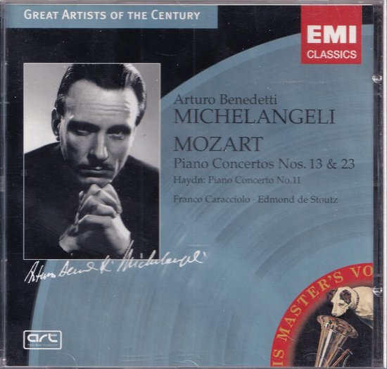 Zwart-witportret van Arturo Benedetti Michelangeli met gevouwen handen en tekst over Mozart en Haydn.