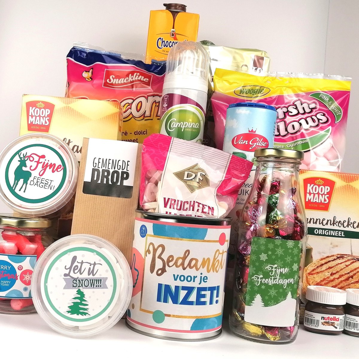 Kerstpakket "Bedankt voor je inzet" | Perfect als Waardering voor Personeel en Collega's | Compleet Cadeaupakket | Voor Zakelijk en Particulier | Kerstgeschenk met o.a Chocolademelk, Appeltaart, Pannenkoeken en Snacks – foto 3