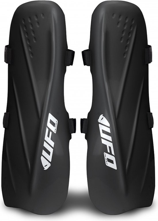 Foto: Ufo slalom shin guards 2 0 black slalom kappen scheen beschermers